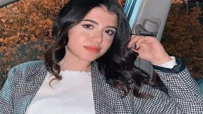 والد طالبة المنصورة باكيًا: شهّر بيها على فيسبوك.. وعاوز أحضر إعدامه.. فيديو