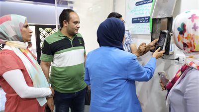 متابعة سير العمل بمكتب خدمة عملاء أحمد عرابي بمياه بنى سويف
