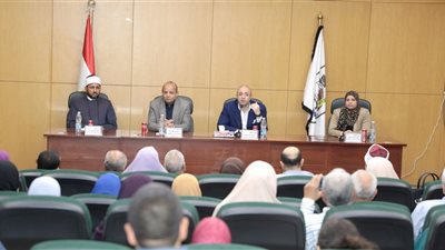 محافظ بني سويف يوجه بتقديم كافة التيسيرات اللازمة و بالدعاء لمصر