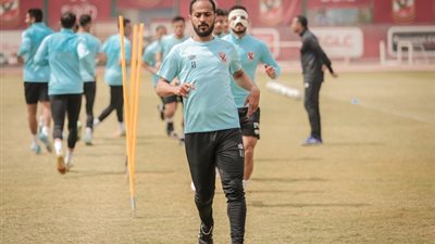 الأهلي يحسم ملف المحترفين الأربعة.. وموقف يانون غامض