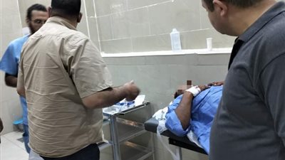 الحفناوى يتفقد طوارئ الجراحة والعظام بمستشفى السويس العام