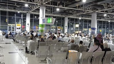 لبيك اللهم لبيك .. انطلاق اولي رحلات الحجاج من مطار القاهرة الي الاراضي المقدسة