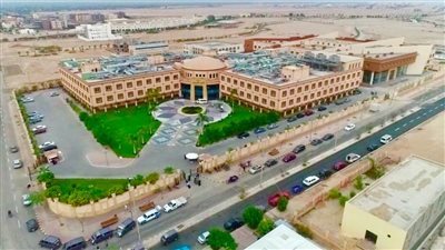وفد مكتب بريد طيبة يدعم المرضى بمستشفى شفاء الأورمان بالأقصر
