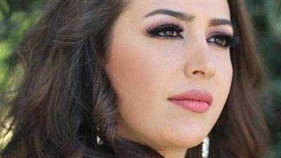 بفستان فوشيا .. جنات فى احث جلسة تصوير.. صور