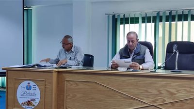 رئيس مدينة الغردقة يناقش ١٠ طلبات فى لقاء المواطنين الأسبوعي