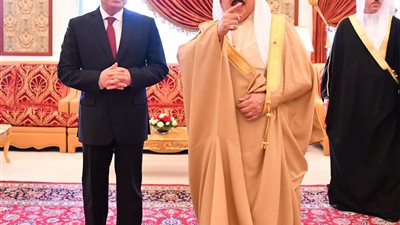 ولى عهد البحرين يؤكد الدور الهام للجالية المصرية في عملية البناء والتنمية