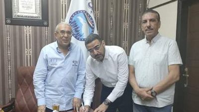 المستشار الهندسى لجامعة أسيوط يوقع إستمارة انضمامه لحزب مستقبل وطن