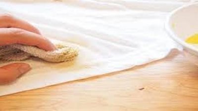 أرخص وأسهل الطرق للتخلص من البقع الصفراء فى الملابس