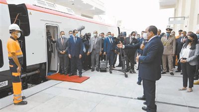 القطار الخفيف راحة.. رفاهية.. أمان