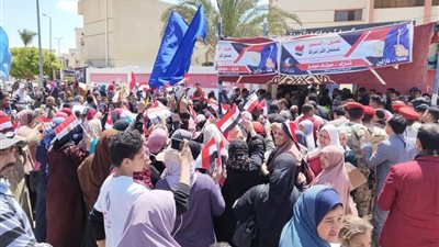 بالصور ..لجان البحيرة خلايا نحل أمام المواطنين
