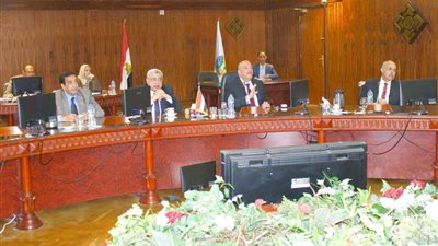 مجلس جامعة طنطا يحفز الطلاب والعاملين على الاستفتاء