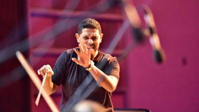 العالمى هانى فرحات يستعد لحفل أنغام و محمد عبده بالبروفات
