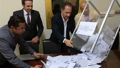 بدء فرز أصوات الناخبين بسفارة مصر بواشنطن في ختام فعاليات الاستفتاء