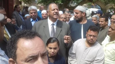 المعلمون في مسيرة بالشهداء