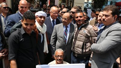 وزير التنمية المحلية ومحافظ القاهرة يتفقدا لجان الانتخابات الدستورية بحي غرب القاهرة