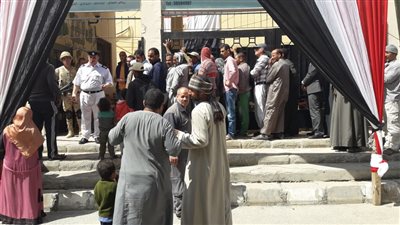 لجان الوافدين نجم الاستفتاء ..فيديو وصور