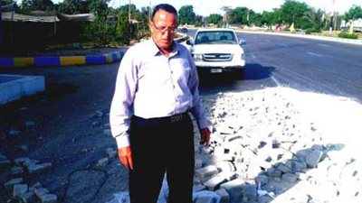 ازالة طوب اسمنتي سقط من تريلا تعيد انتظام طريق الإسماعيلية القاهرة (صور)