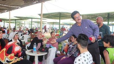 بالصور . ورود وسمسمية احتفالا بشم النسيم في الإسماعيلية
