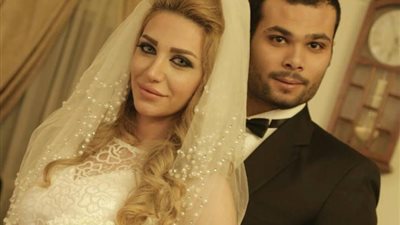 زوجة الفنان أحمد عبد الله محمود تهدده بمستندات جديدة