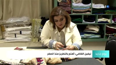 شاهد.. مصممة أزياء فلسطينية تدمج بين أصالة التراث وجاذبية الحداثة