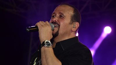 هشام عباس يتألق بحفل جماهيري في ختام حفلات الربيع .. صور