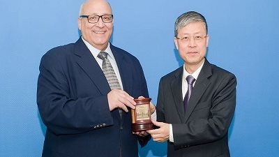 توقيع مذكرة تفاهم بين جامعتي عين شمس وبكين للمواصلات