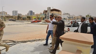 الغرابلى يتفقد أعمال تطوير شاطئ الغرام وحمام كليوباترا والكورنيش الجديد