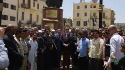 تمثال البوصيري يزين قلب مدينة بنى سويف
