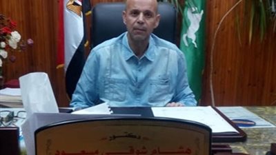 مسعود يتابع اجراء عمليتى ولادة قيصرية ويأمر بازالة بعض الملصقات بحوائط مستشفى ابوكبير