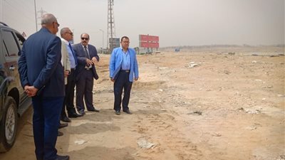 صابر يتابع أعمال التطوير خلف هيئة الاستثمار و المنطقة الحرة.. صــــــــــور