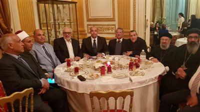 بالصور.. الجالية المصرية بفرنسا تشارك في حفل افطار السفارة