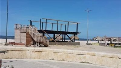 حملات لإزالة المخالفات والتعديات على الشاطئ بحى المناخ ببورسعيد