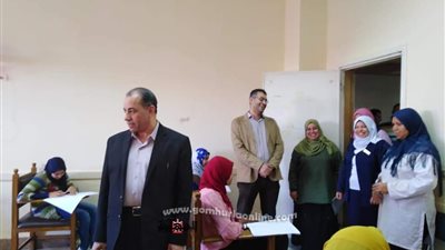 مدير التامين الصحى بالشرقية يطمأن على امتحانات تمريض العاشر