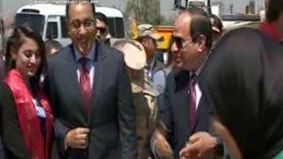 السيسي يزيح الستار لافتتاح محور روض الفرج..صور
