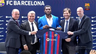 برشلونة يكشف وسائل حل أزمته المالية .. وإتفاق جافى لتجديد عقده