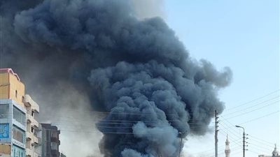 حريق هائل بالسوق التجاري في القنطرة غرب بالإسماعيلية..صور