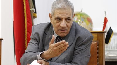 المستشار القانوني لـ إبراهيم محلب: مروجي الشائعات هدفهم التشكيك في الرموز الوطنية