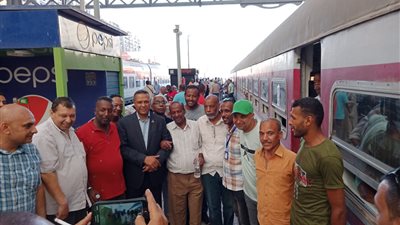 نواب الثغر يودعون قطار أسوان والنوبة