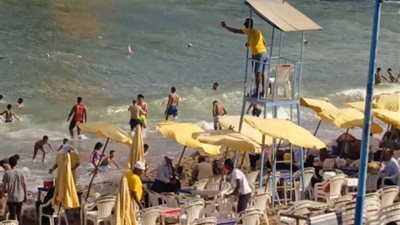 تحذيرات مشددة من محافظة الاسكندرية للمصطافين بسبب تقارير الارصاد الجوية