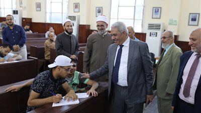 رئيس جامعة الأزهر يتفقد امتحانات الدراسات العليا