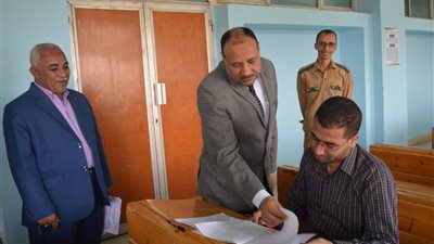 نائب رئيس جامعة الأزهر يتفقد امتحانات الدراسات العليا بأسيوط..صور