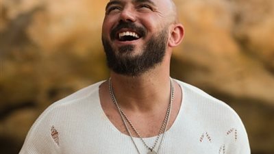 محمود العسيلى يشوق جمهوره ببوستر أغنية 