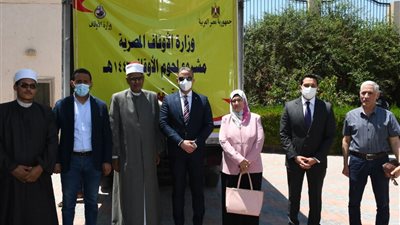 محافظ الفيوم .. يشهد تسليم لحوم صكوك الإطعام للأسر الأولى بالرعاية