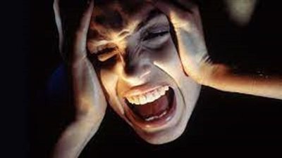 قابلت البلاء بلطم الوجه وتعفيره ..فماذا افعل