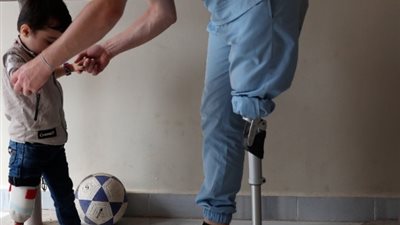 أجهزة تعويضية وسماعات طبية لأصحاب الهمم بقرى ونجوع الشرقية