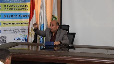 مياه أسيوط تعقد اجتماعا لمتابعة كفاءة أطراف الأداء الخدمى ودرة يشدد على تقنين الوصلات الخلسة