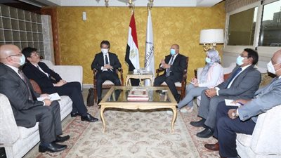 وزير النقل يلتقي نائب رئيس (جايكا) اليابانية لبحث التعاون في مجال مترو الأنفاق