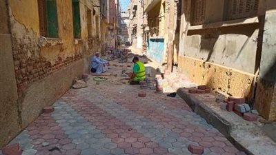 محافظ الشرقية يُتابع أعمال رصف وتجميل الشوارع الداخلية بالمنتزه ببلاط الإنترلوك