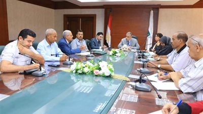 محافظ سوهاج يناقش إنشاء مركز تدريب 