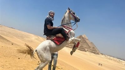 جون ليجند المغنى العالمى يشيد بالاهرامات: ذهبنا لرؤية الصرح المهيب الجميل
